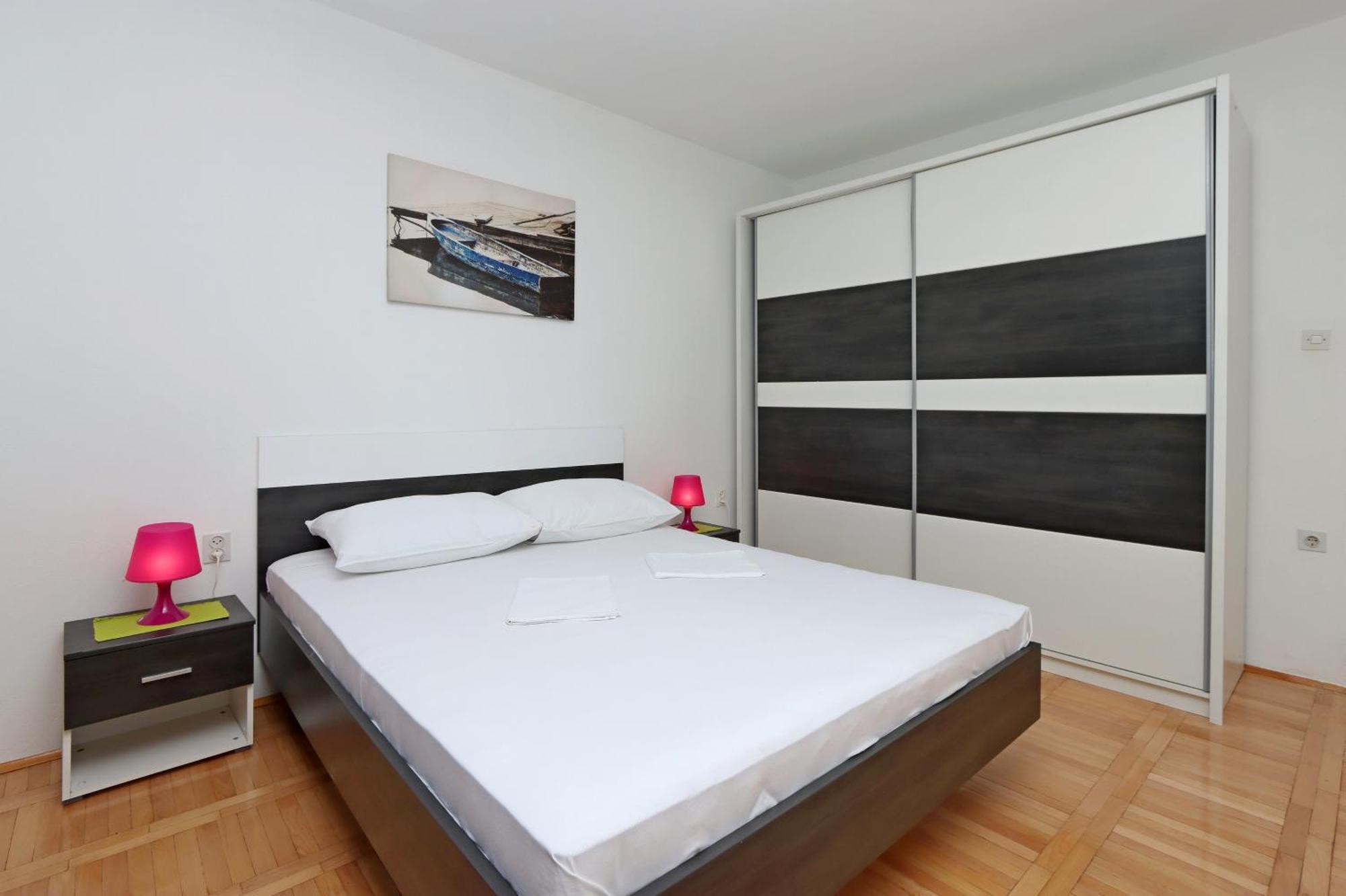 Apartments with a parking space Senj - 5571 Ruang foto